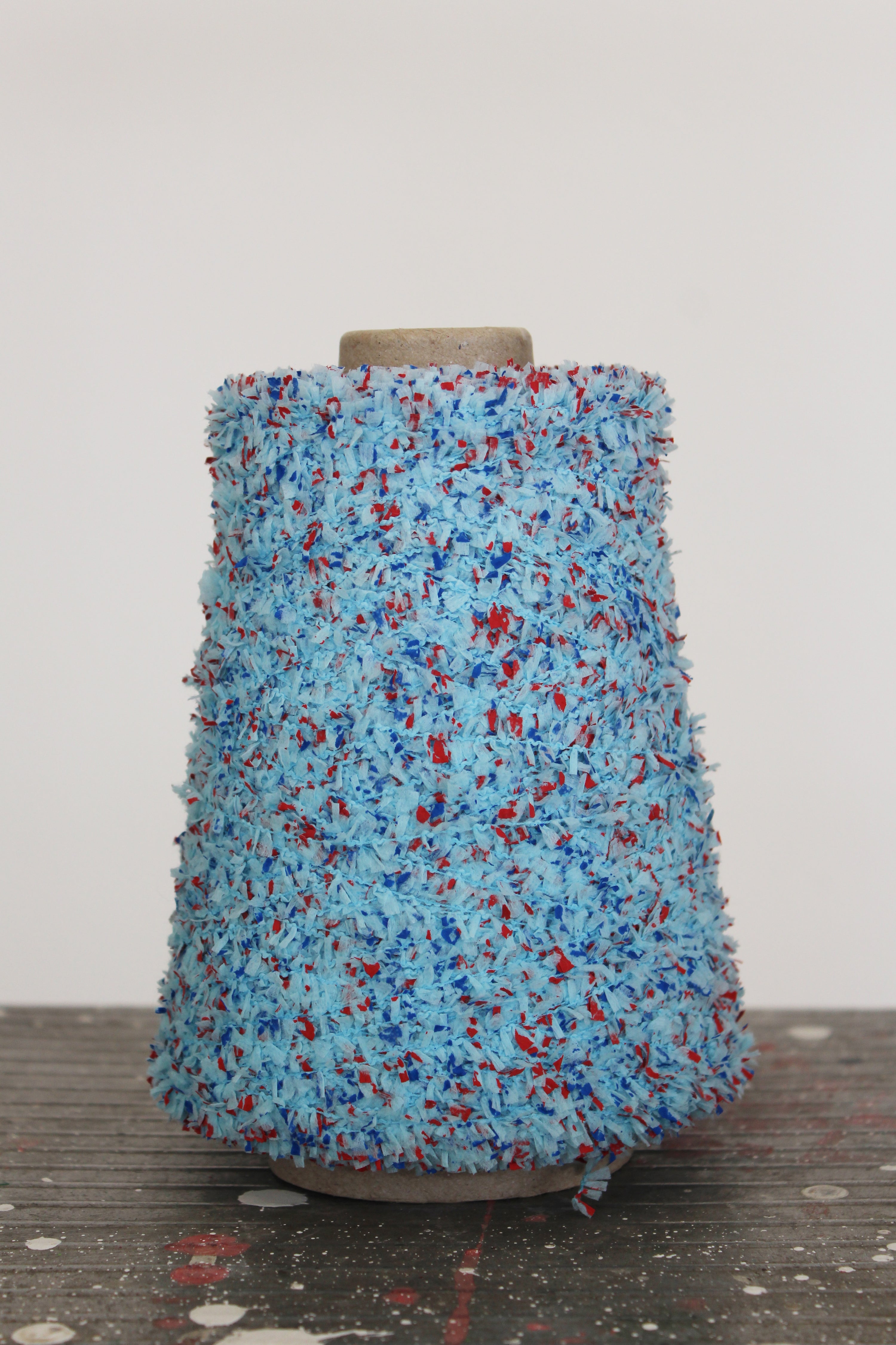 TWISTED NON-WOVEN CUT YARN — DOT PRINTED