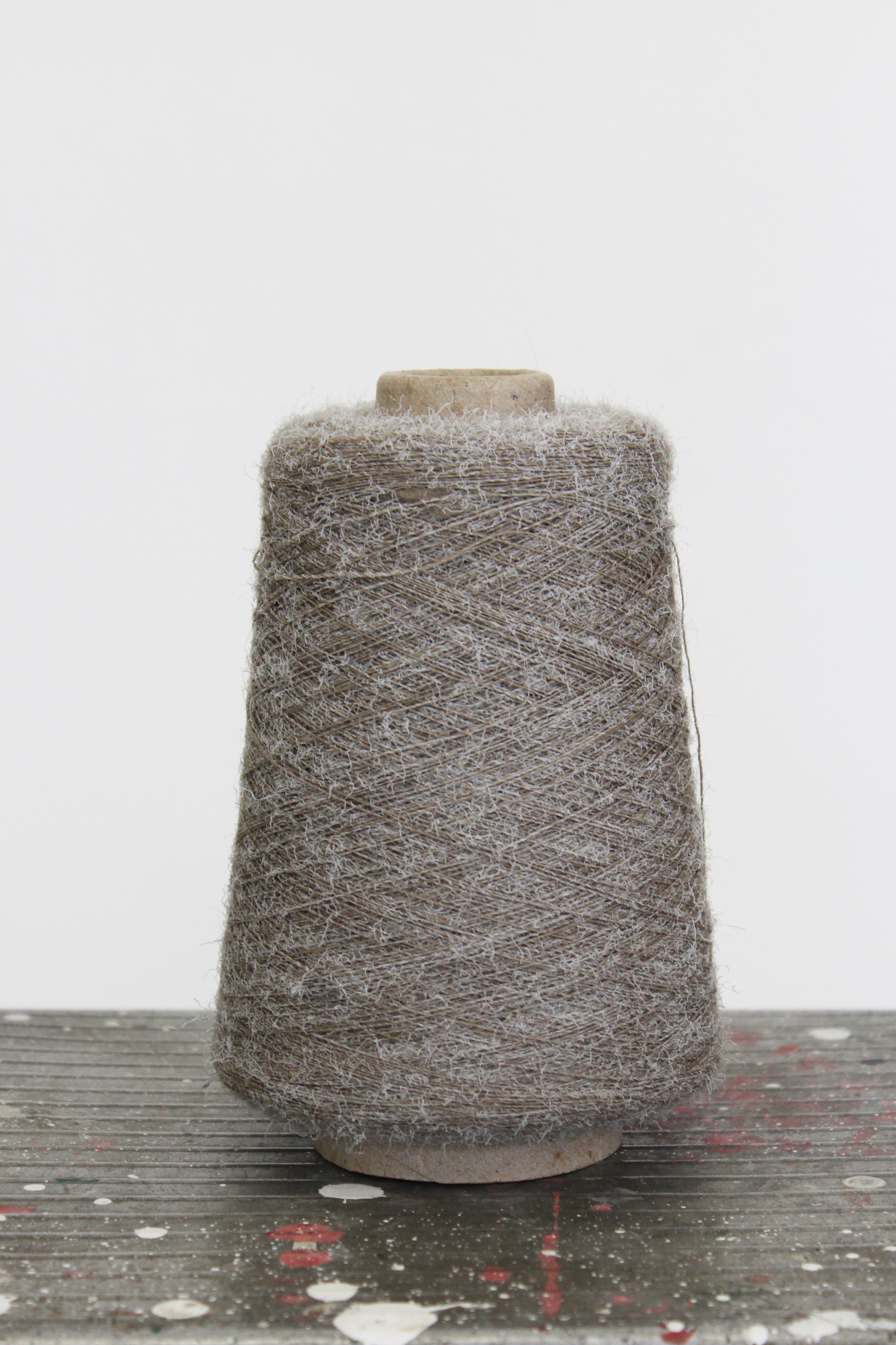 LINEAR WOOL YARN