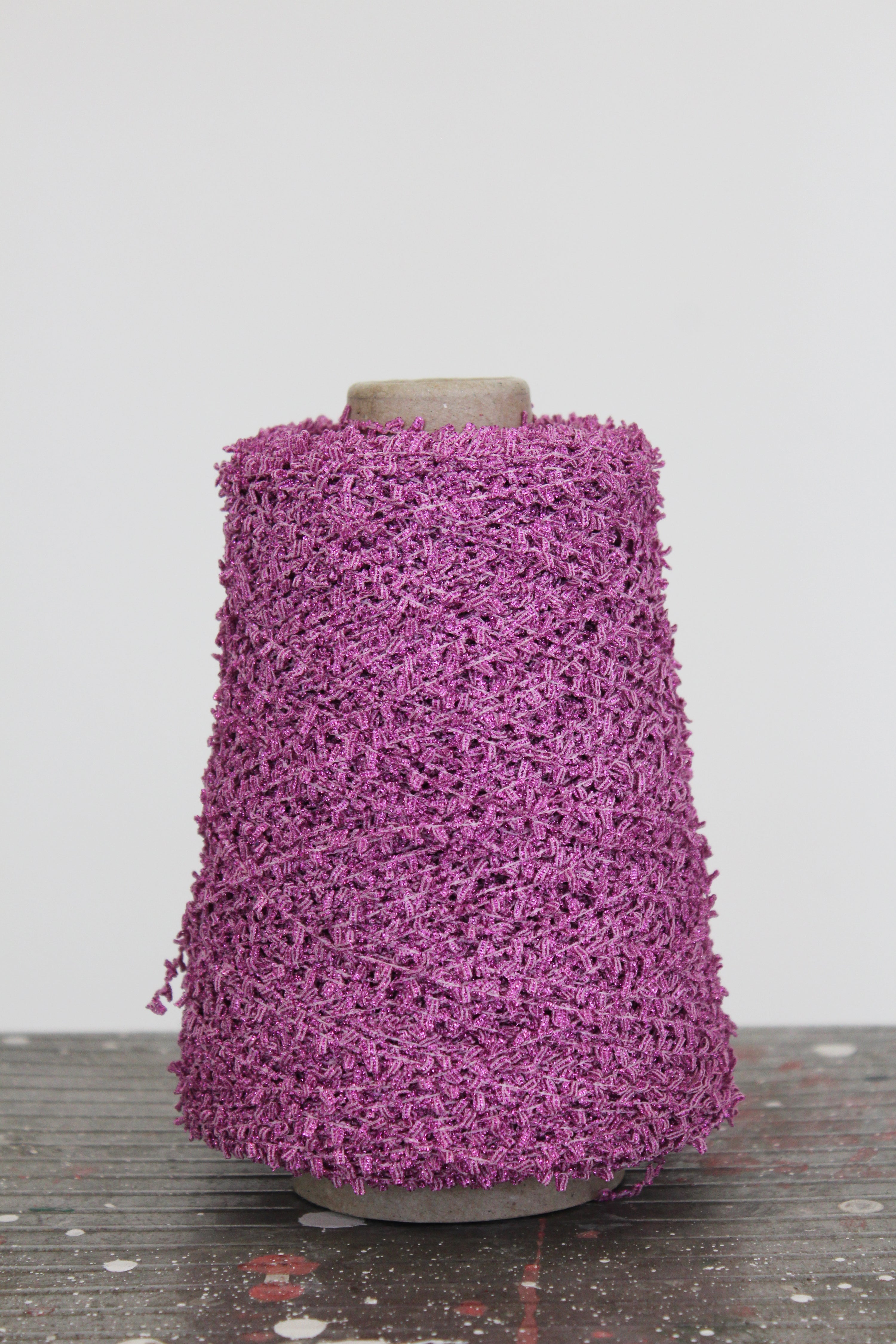 TWISTED LUREX PICKER-EFFECT YARN