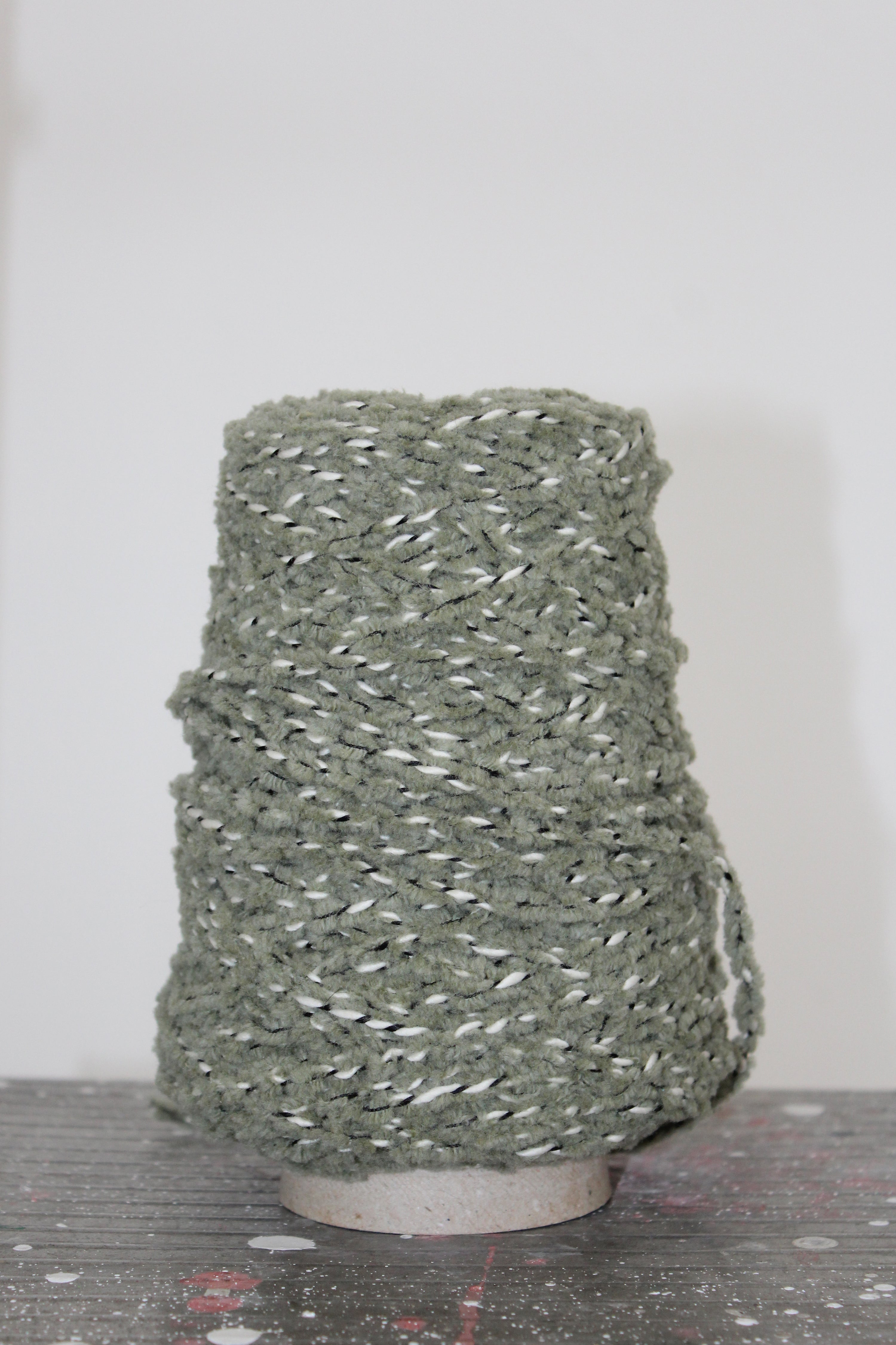 FUR-EFFECT TWISTED YARN