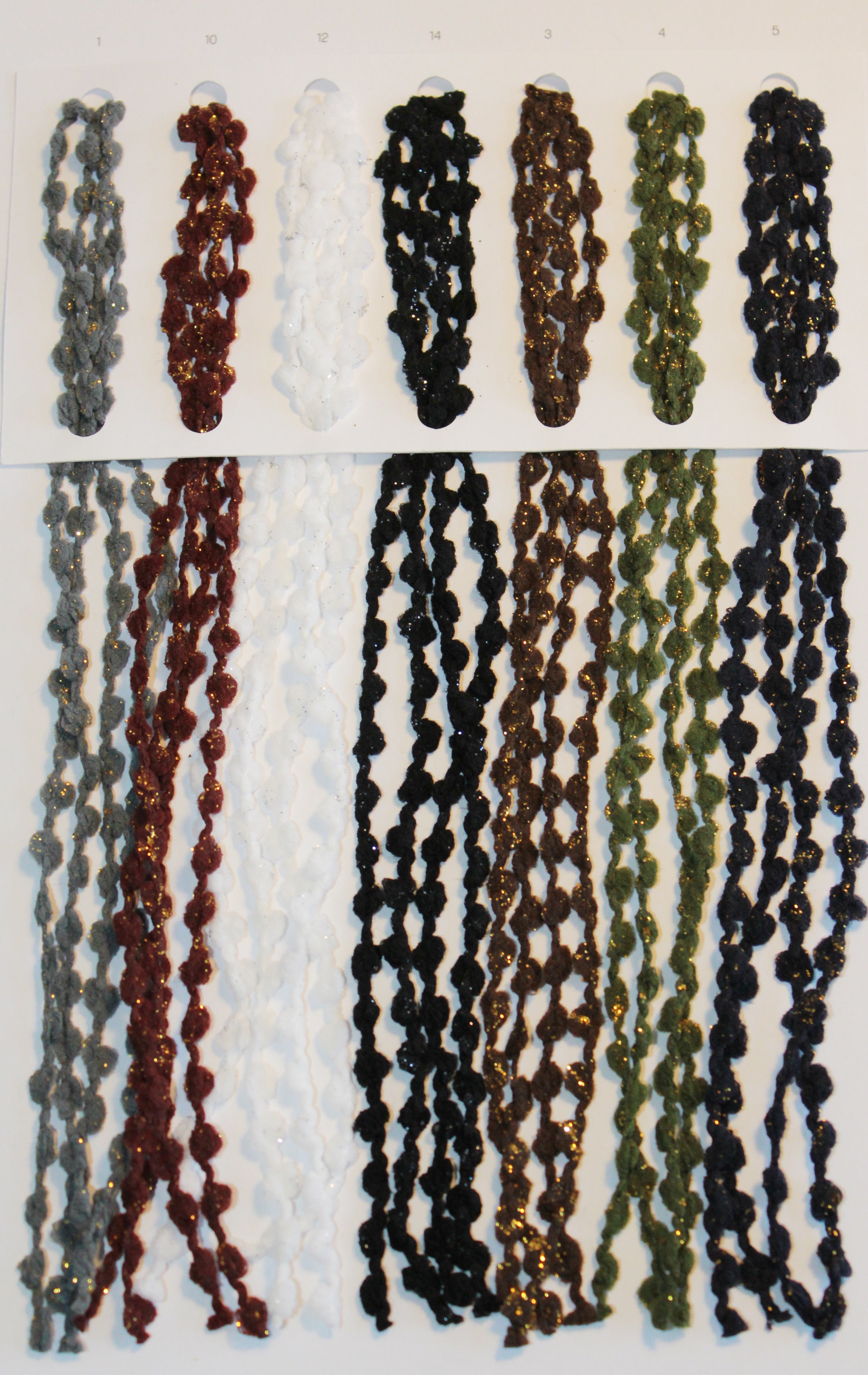 GLITTER-PRINTED POMPOM YARN