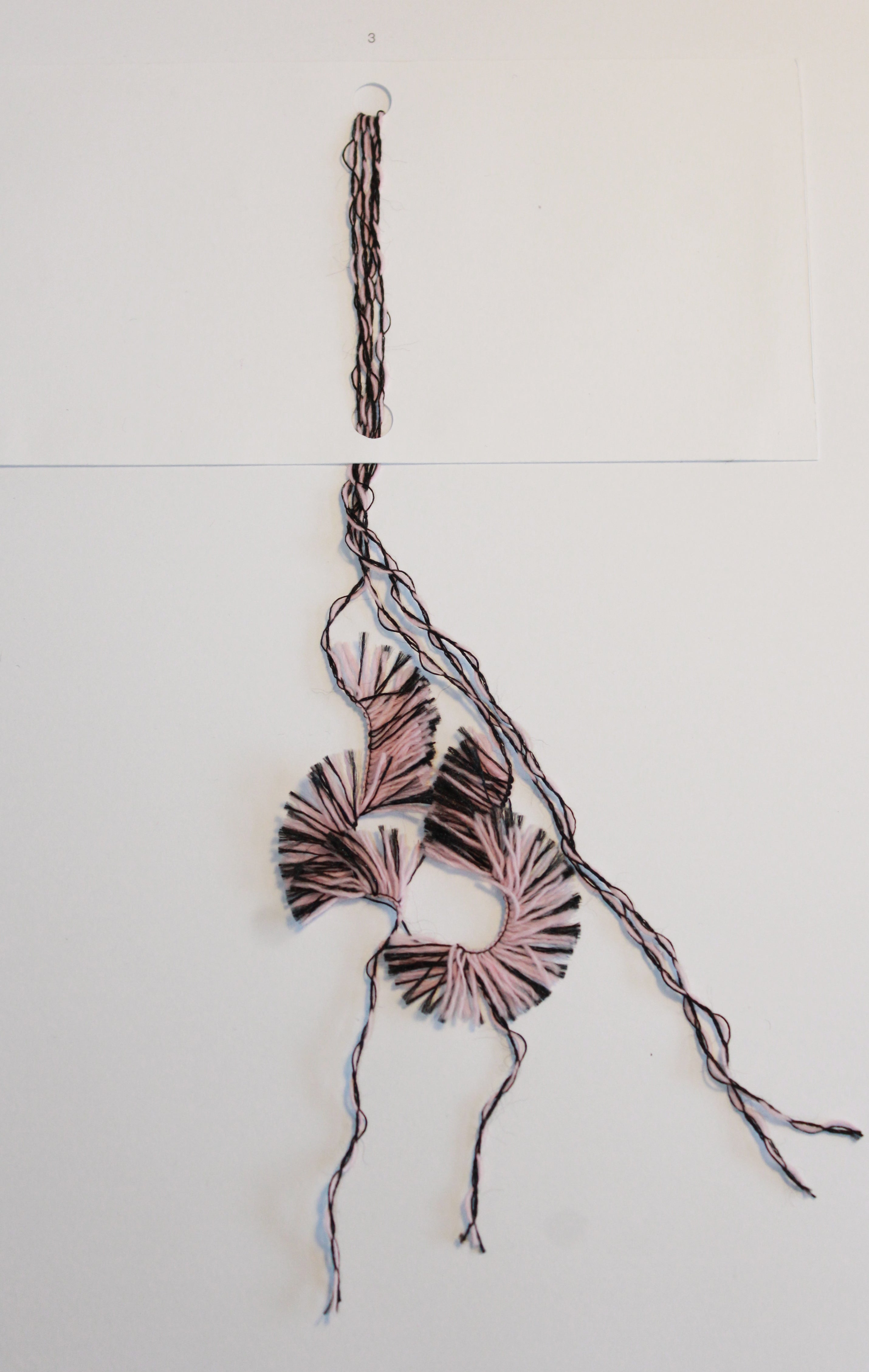 IRREGULAR CUT-EFFECT WOOL–CASHMERE YARN